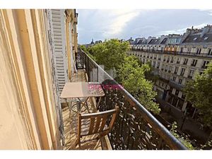 Bel Haussmannien de 106 M2  75003  5 eme étage lumineux  calme 3 chambres + Bureau  Balcon