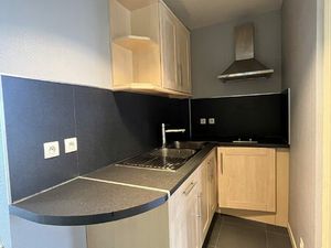 Rue des Otages / Jacobins Beau studio de 36 46 m² Comprenant En