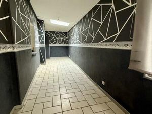 Local professionnel en rez-de-chaussée – La Chapelle-la-Reine