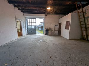 Maison à réhabiliter : volumes généreux et multiples possibi