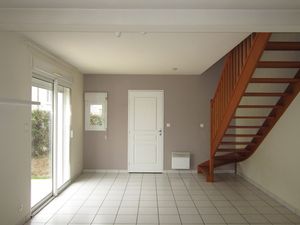 MAISON CHAUVIGNY - PLEIN CENTRE VILLAGE DE LA VARENNE