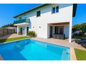 Maison contemporaine de 2020  135 m²  Guéthary