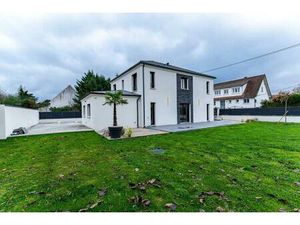 Maison de 7 pièces de 165 m² située à Le Plessis-Trévise