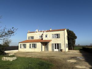 MAISON À LOUER DE 6 PIÈCES DE 193 00 M²