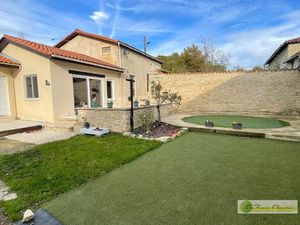 Charmante Maison dans un Hameau Typique Charentais