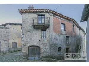 Maison à rénover au cœur du village de Penne
