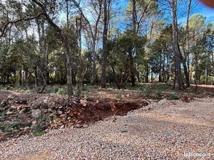 Terrain 2 610 m² Lorgues