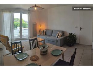 Location meublée appartement 1 pièce 55 m² à Bruges (33520)  1 400 €