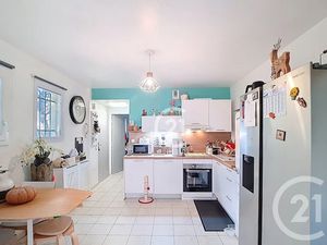 Location meublée appartement 2 pièces 39 m² à Saint-Martin-de-Crau (13310)  780 €