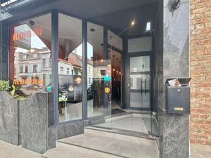 REZ-DE-CHAUSSEE COMMERCIAL CASCO DE 60 M² EN BON ETAT - TERR