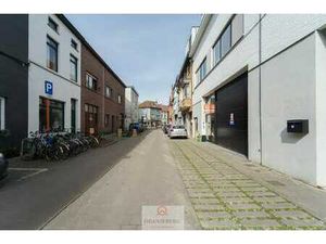 Compacte prachtische berging te huur te Ledeberg