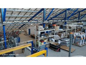 A LOUER - Local d'activités - 800 m² - LA TRINITE SURZUR / VANNES EST