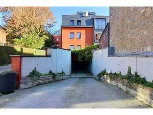 EMPLACEMENT DE PARKING INTERIEUR