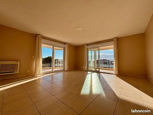 A SAISIR - APPARTEMENT 3 PIECES 79m2 - VUE MER - CAVE ET GARAGE - 1500/MOIS CC