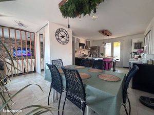 Location meublée appartement 5 pièces 100 m² Clermont-L'hérault (34800)