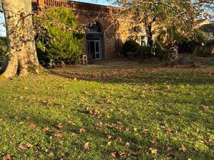 Grand T3 meublé rez de jardin de 107 m2 dans un parc privé de 5ha + piscine familiale