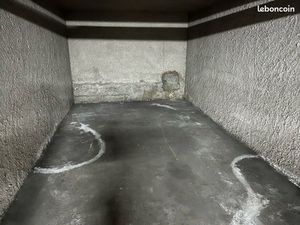 Bd Tzarewitch Garage à louer de plain pied