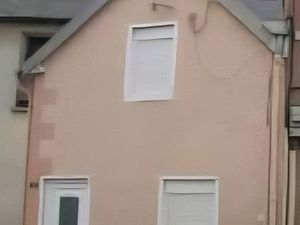 Maison de ville de type f2  centre ville