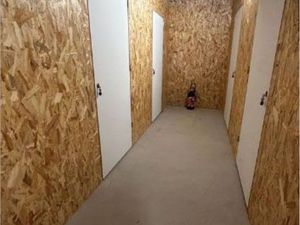 Box de stockage / Garde meuble / Cave de stockage