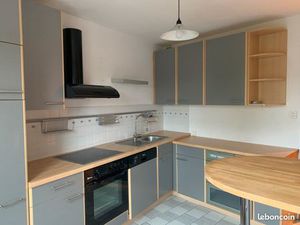 Illkirch - secteur centre Traumato loue grand 2/3 pièces de 70m² en dernier étage (1 chamb