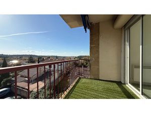 Location appartement 5 pièces 91 m² à Aix-en-Provence (13090)  1 546 €