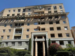 Location meublée appartement 4 pièces 100 m² à Aix-en-Provence (13090)  2 000 €