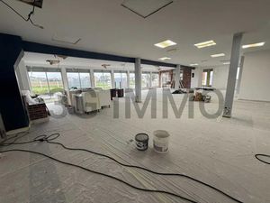 Location locaux professionnels 451.83 m² à Oulins (28260)  3 965 €