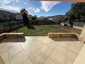 Location maison 4 pièces 95 m² à Prunelli-di-Fiumorbo (20243)  900 €