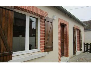 Location maison  m² T-2 à Villefranche-sur-Cher  436 €