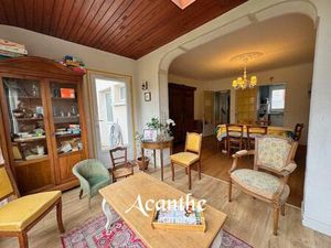 Maison de ville avec garage et jardin