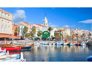 Sanary Centre Ville.... Immeuble 240 m2 1 648 000 euros