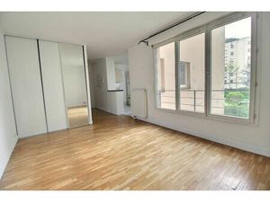 Studio parking et cave Courbevoie Bécon 1 pièce 29.41 m2 récent