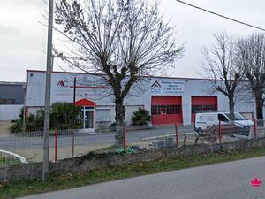 Local d'activité 370 m2 VILLETTE D'ANTHON