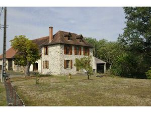 Grande maison en pierre avec grange proche Le VIGEN