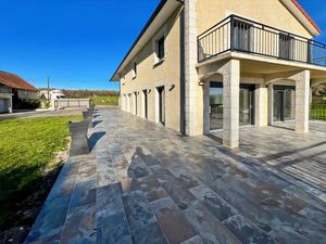 Maison de 12 pièces de 390 m² située à Saint-Sylvestre-Pragoulin