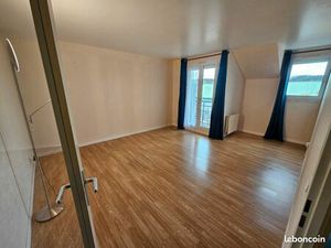 F2 de 47m2 + parking interieur ( Loyer 850 eu C.C )