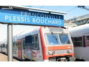 Place de parking proche de la gare de Franconville