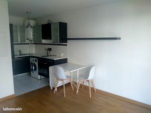 T2 avec balcon + cave + box 7min à pied métro 11