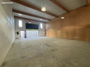 Batiment 1 pièce 190 m²