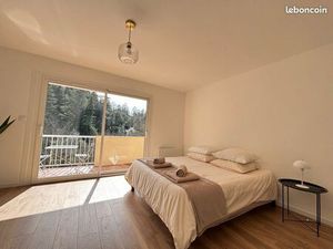 Studio  avec balcon et parking