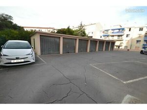 Parking/box Antibes