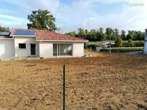 A louer maison (T4) avec garage sur Lannux