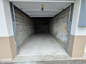Garage box parking / véhicule ou stockage