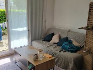 F1 bis + terrrasse + parking bollee