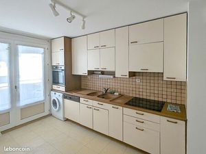 Appartement T4 à Millau avec balcons et stationnement