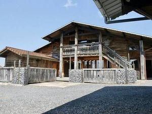 VASTE CHALET OFFRANT DE NOMBREUSES POSSIBILITES