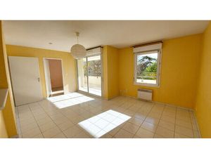 Seilh - 'Les Terrasses du Golf' - Appartement T2 - Terrasse et parking