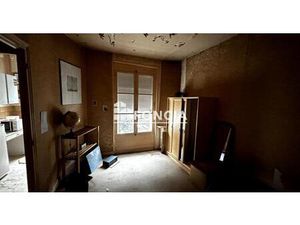 BOULOGNE _ PONT DE BILLANCOURT - À deux pas du pont de Billancourt  studio à rénover de 21