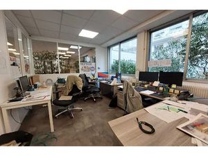 Bureaux idéalement situés proche de la place de la Nation