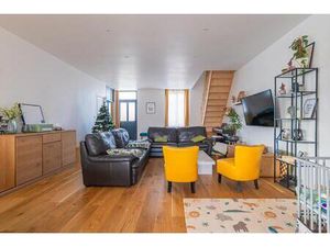 Maison familiale entièrement restaurée avec grand jardin